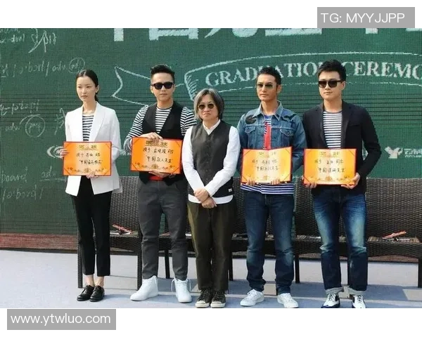 库里身高与足球明星身高对比探讨谁更高更具优势 库里身高与足球明星身高对比探讨谁更高更具优势